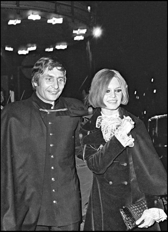 Brigitte Bardot et Gunter Sachs à Paris en 1967.