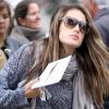 Alessandra Ambrosio est passée récupérer sa fille Anja à l'école, avant de se rendre chez Gap pour quelques achats. Los Angeles, le 16 mars 2012.