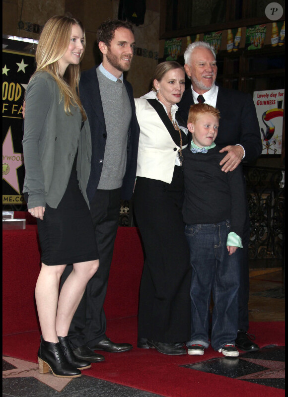 Avec sa femme Kelly et leur fils Beckett, Malcolm McDowell a reçu une étoile sur le Hollywood Walk of Fame, le 16 mars 2012 à Los Angeles.
