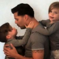 Ricky Martin présente ses adorables jumeaux dans Vanity Fair