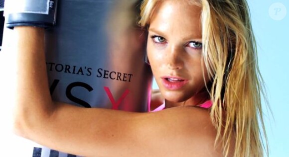La sexy Erin Heatherton enfile ses gants de boxe pour VSX Sexy Sport, la ligne sportswear de Victoria's Secret.