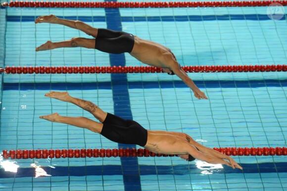 Amaury Leveaux et Fred Bousquet. Les championnats de France de natation de Dunkerque, qualificatifs pour les Jeux olympiques de Londres comme le laissent deviner les cabines téléphoniques en déco, ont été riches en sensations, en mars 2012.