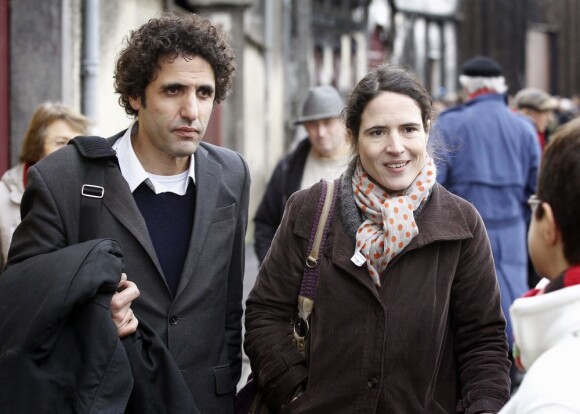 Mazarine Pingeot et son compagnon Mohamed Ulad-Mohand à Jarnac, le 8 janvier 2011