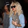 Rihanna sort d'un restaurant à Santa Monica le 24 mars 2012