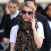 Emma Roberts surprise à la sortie de chez H&M à New York le 28 mars 2012