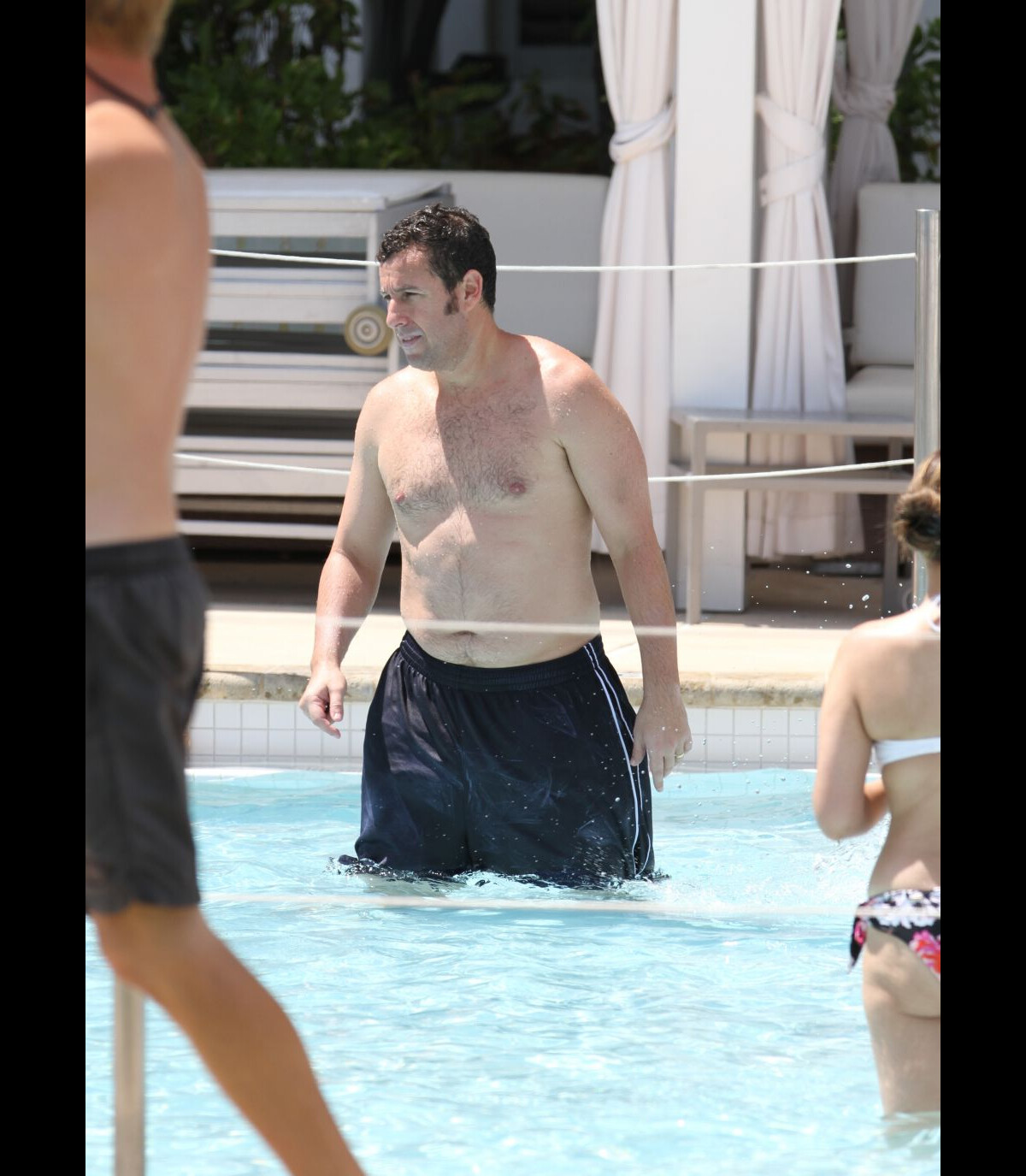 vidéo grassouillet adam sandler en vacances à miami avec sa femme et