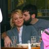 Katherine Heigl et son mari Josh Kelley, très amoureux, déjeunent à Los Feliz, Los Angeles, le 28 mars 2012.