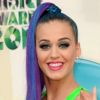 Katy Perry lors des Kids Choice Awards, arborait sa nouvelle coiffure, mélange de bleu et de violet. Le 31 mars 2012.