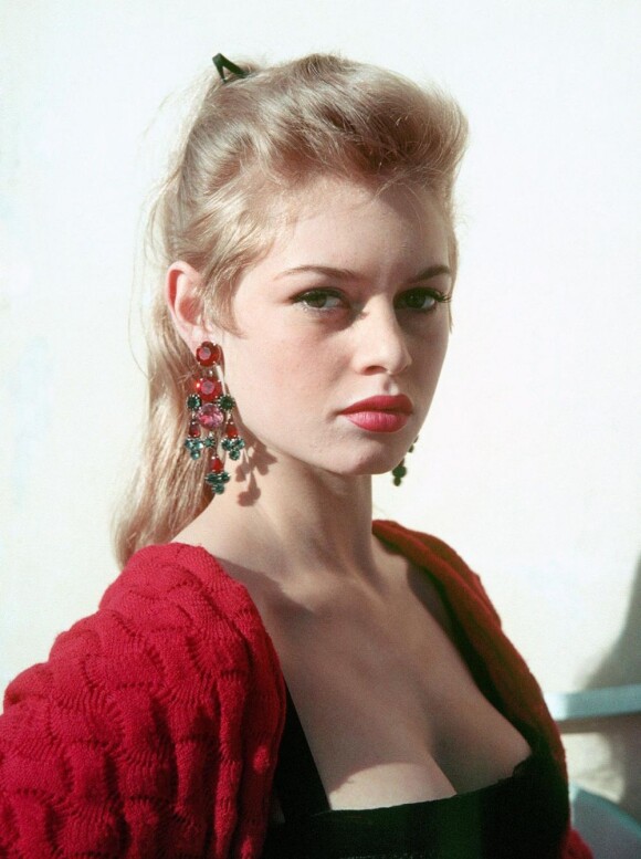 Brigitte Bardot, icône de la révolution sexuelle dans les années 60, figure sur la liste des muses les plus iconiques de l'histoire de la mode.