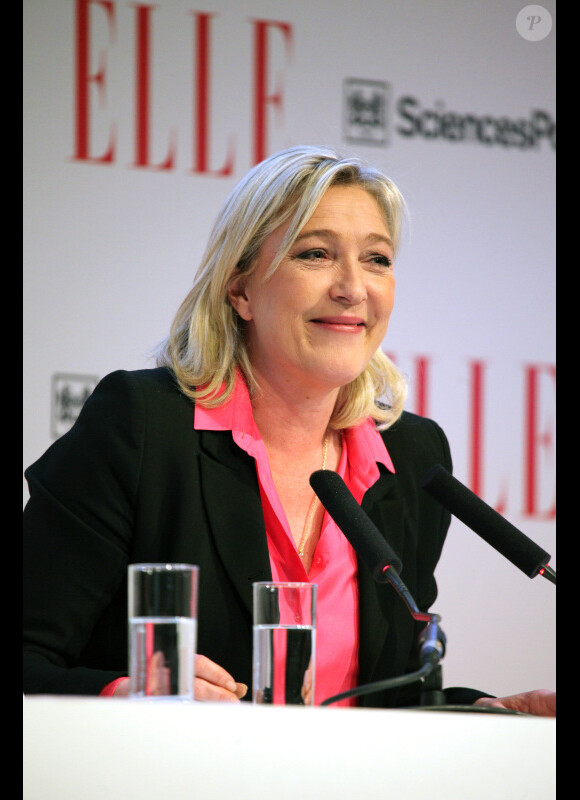 Marine Le Pen le 5 avril 2012 lors du forum organisé par le magazine ELLE à Sciences Po à Paris