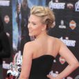 Scarlett Johansson époustouflante de beauté lors de la première de  The Avengers  à Los Angeles le 11 avril 2012.