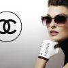 Linda Evangelista pose devant l'objectif de Karl Lagerfeld pour la campagne printemps-été 2012 Chanel Lunettes