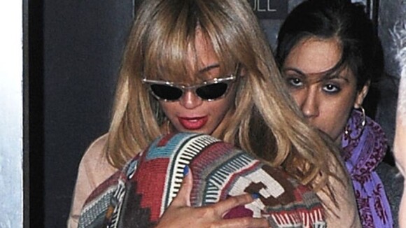 Beyoncé : Très protectrice avec sa petite Blue Ivy, elle ne la lâche pas