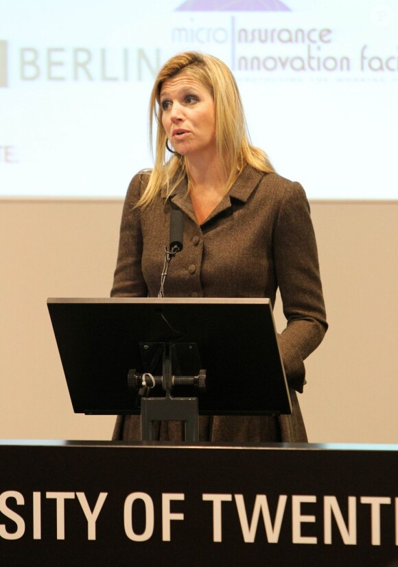 La princesse Maxima des Pays-Bas à l'Université de Twente pour l'inauguration de la 1re conférence de recherche sur la micro-assurance, le 11 avril 2012.