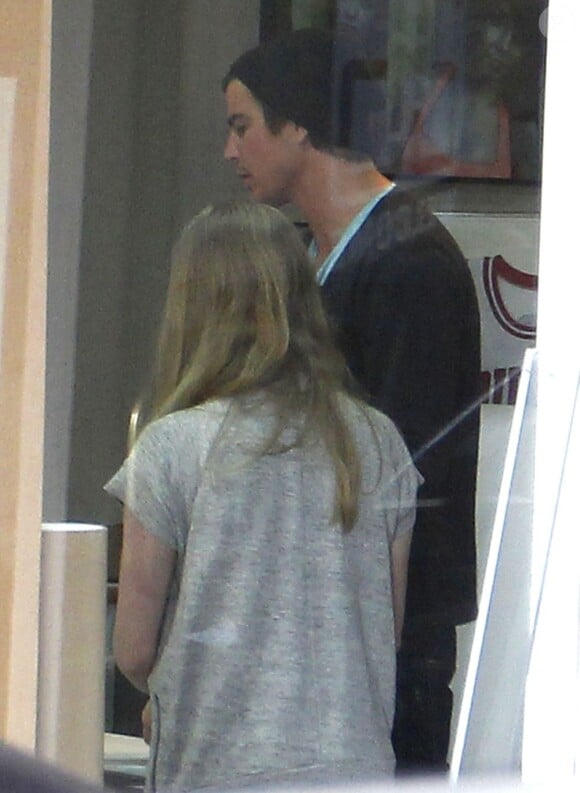 Amanda Seyfried et Josh Hartnett en mars 2012