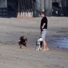 Exclusif : Amanda Seyfried et Josh Harnett, amoureux sur la plage de Malibu fin mars 2012.