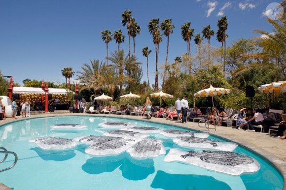 Ambiance à la pool party Mulberry à Palm Springs, en marge du festival Coachella le samedi 14 avril 2012