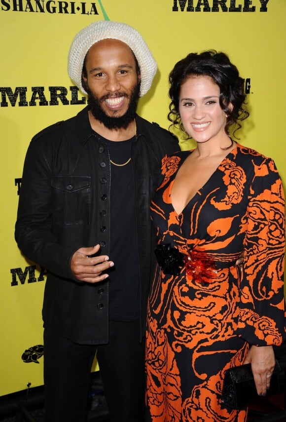 Ziggy Marley et sa femme Orly Agai à la première du film Marley à Los Angeles le 17 avril 2012