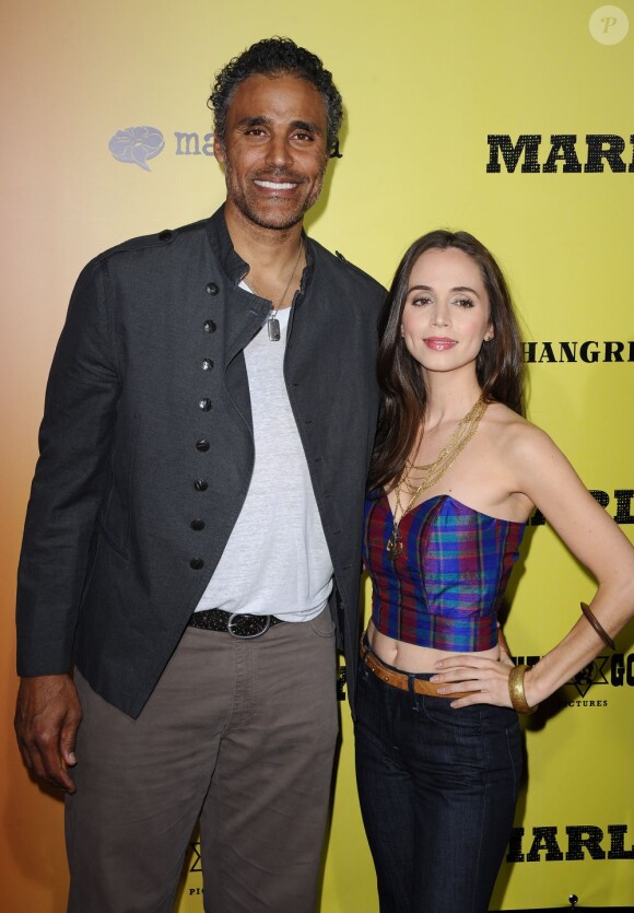 Rick Fox et Eliza Dushku à la première du film Marley à Los Angeles le 17 avril 2012