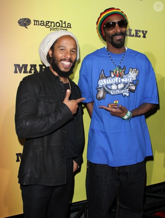 Ziggy Marley et Snoop Dogg à la première du film Marley le 17 avril 2012 à Los Angeles