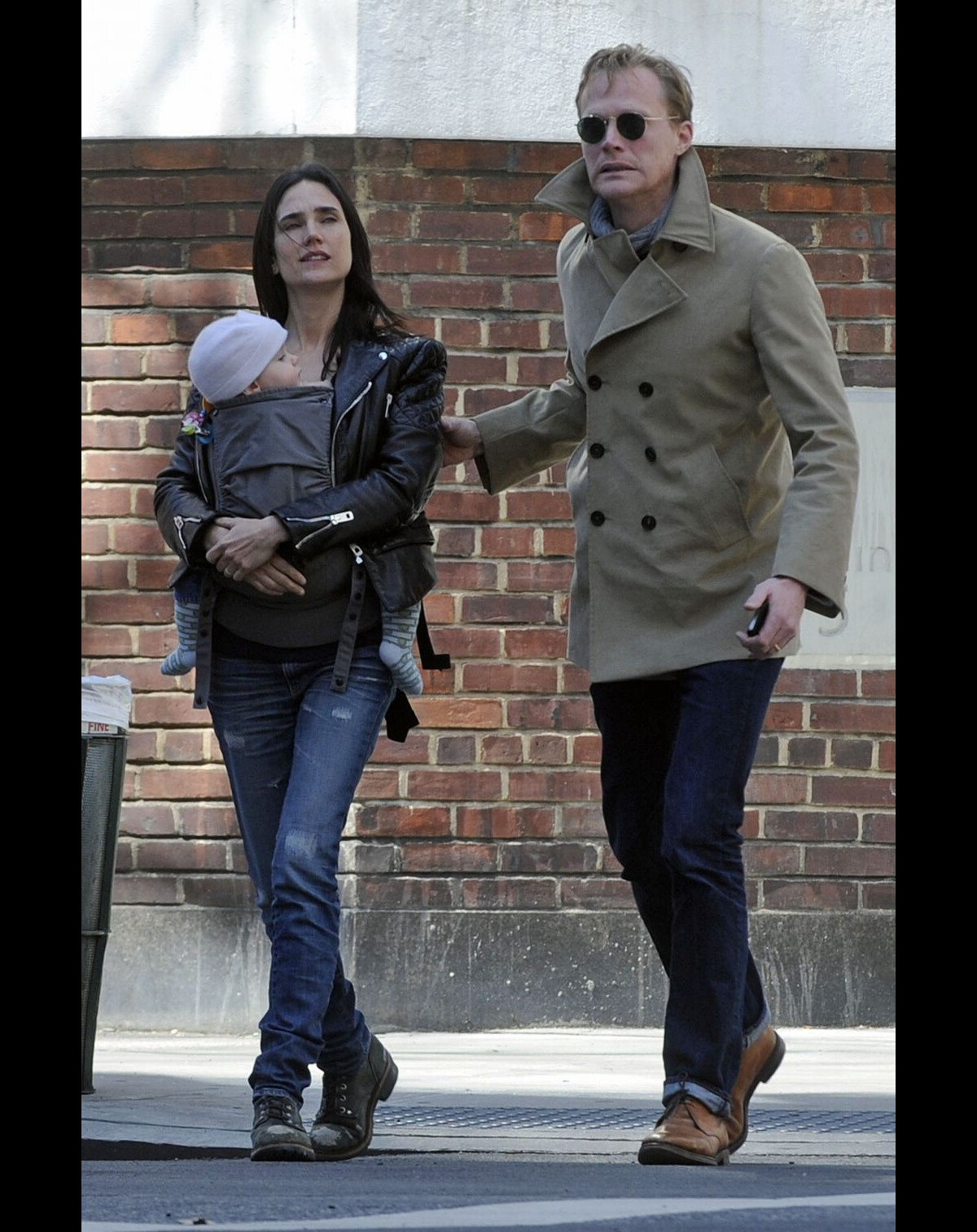 Photo Jennifer Connelly et son mari Paul Bettany se promènent avec leur fille Agnès, à New
