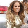 Jennifer Lopez dans un look bling arrive sur le plateau d'American Idol  à Los Angeles. Le 25 avril 2012
