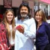 Rebecca Brando, Miko Brando, et sa fille Prudence, au restaurant Pink's Hot Dogs à Los Angeles, le vendredi 27 avril 2012, pour l'inauguration du Brando Hot Dog, en hommage à Marlon Brando.