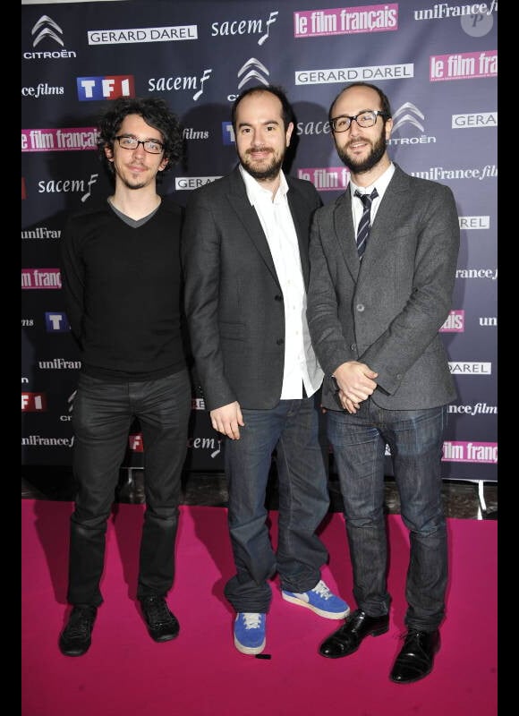 Kyan Khojandi entouré de Bruno Muschio et Harry Tordjman en février 2012 à Paris 