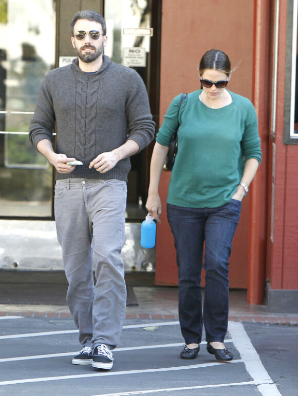 Jennifer Garner et son mari Ben Affleck sortent de chez le médecin, le 3 mai 2012 à Santa Monica