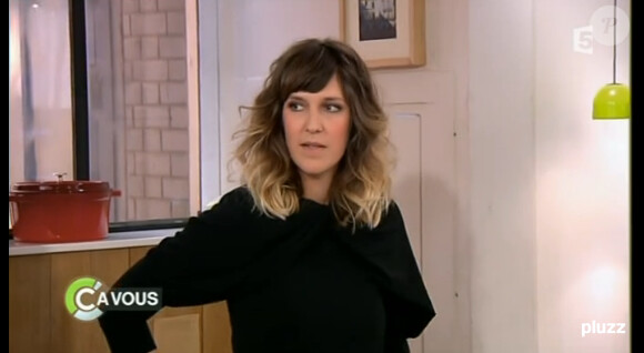 Daphné Bürki lors de la première de C à vous, en tant que joker d'Alessandra Sublet, sur France 5. 4 mai 2012