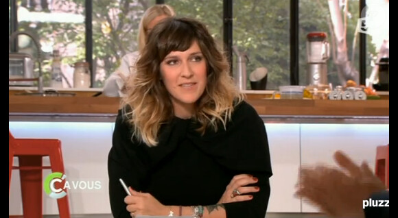 Daphné Bürki lors de la première de C à vous, en tant que joker d'Alessandra Sublet, sur France 5. 4 mai 2012