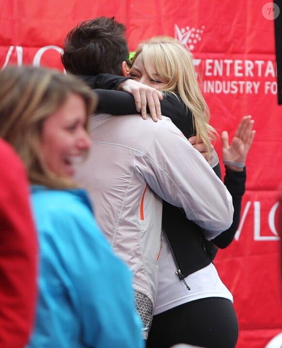 Emma Stone et Jimmy Fallon participent à l'événement caritatif organisé par Revlon, pour sensibliser l'opinion public à la lutte contre le cancer du sein. New York, le 5 mai 2012