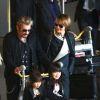 Johnny Hallyday, Laeticia et leurs fillettes arrivent à Paris depuis Los Angeles, le 5 mai 2012.