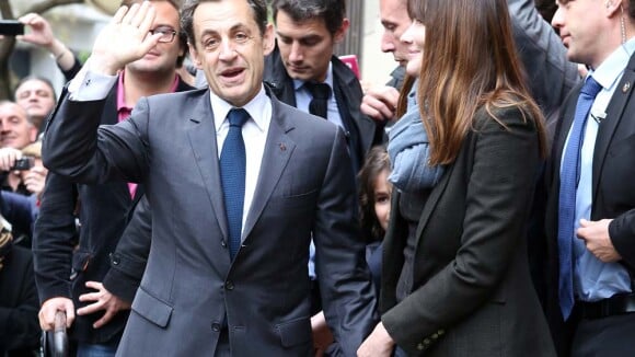 Second tour : Nicolas Sarkozy et Carla, François Hollande et Valérie ont voté !
