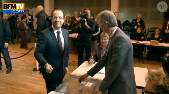François Hollande a voté dans une salle des fêtes de Tulle, en Corrèze, le 6 mai 2012.