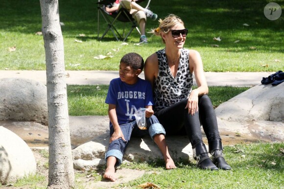 Heidi Klum et son fils Henry, à Los Angeles le 6 mai 2012