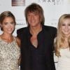Denise Richards prend la pose aux côtés de son ex, Richie Sambora, et de sa fille Ava Sambora lors de la douzième soirée annuelle des Golden Heart Awards à Beverly Hills, le 7 mai 2012