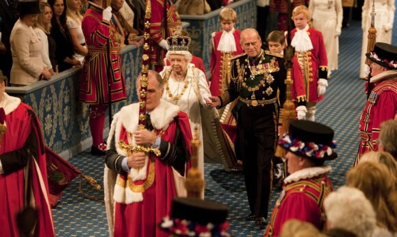 La reine Elizabeth II a parfaitment sacrifié, comme chaque année, au rituel de l'ouverture du Parlement, le 9 mai 2012.