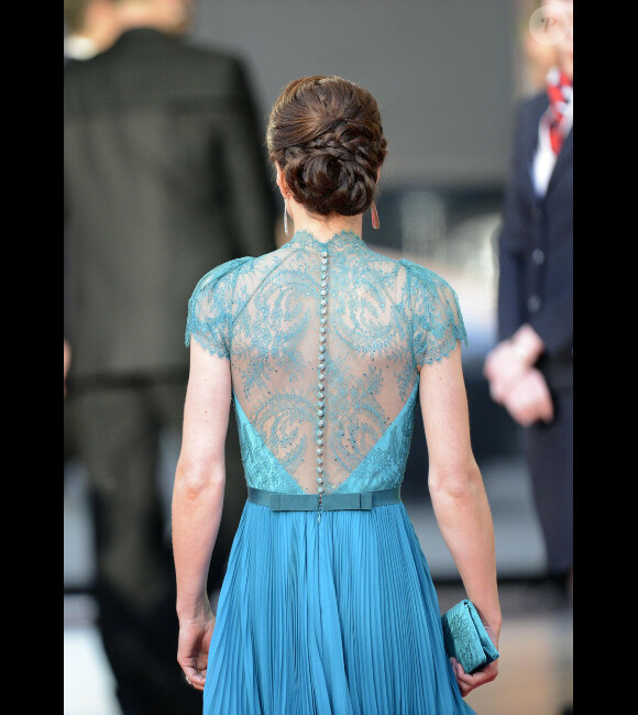 Catherine Middleton : ravissante dans une superbe robe Jenny Packham  lors du dîner de gala pour célébrer l'arrivée des Jeux Olympiques au Royal Albert Hall à Londres le 11 mai 2012