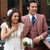 Mila Kunis et Clive Owen lors d'une scène de mariage sur le tournage de Blood Ties de Guillaume Canet, à New York le 14 mai 2012.