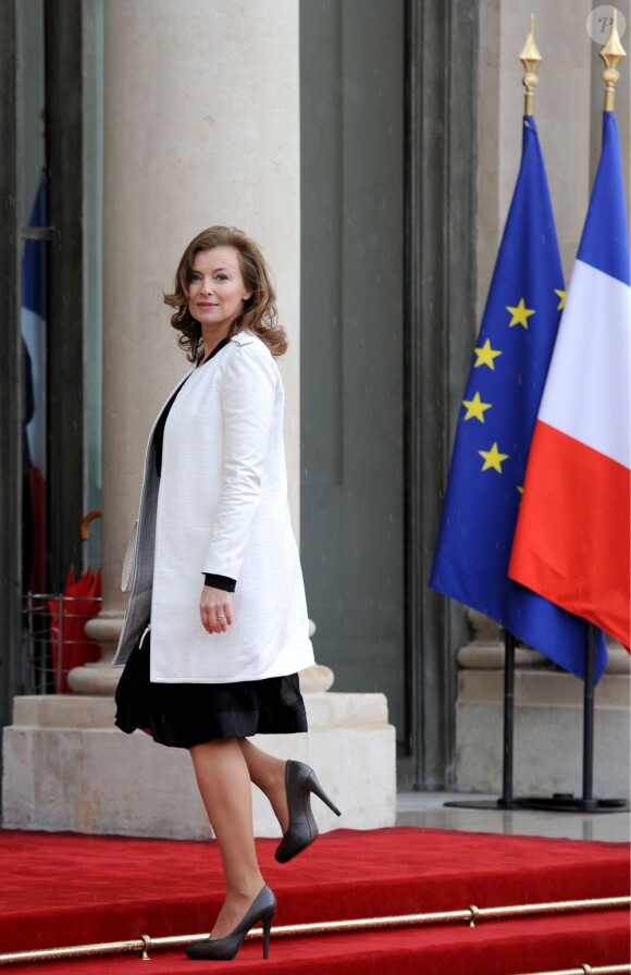Valérie Trierweiler arrive à l'Elysée, le jour de la passation de pouvoir, à Paris, le 15 mai 2012.