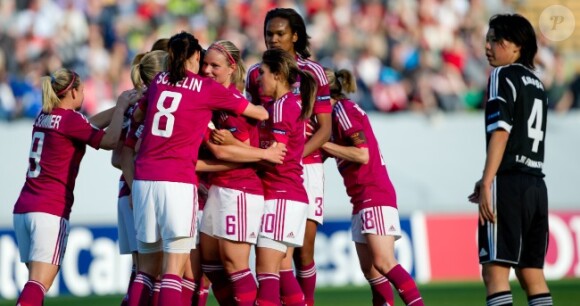 Les Lyonnaises lors de la finale de la Ligue des Champions féminines remportée par l'équipe de Lyon à Munich le 17 mai 2012 face à Francfort (2-0)