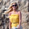 Victoria Silvstedt près de la piscine de l'Eden Roc d'Antibes, le 17 mai 2012.