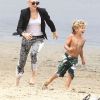 Gwen Stefani et ses fils Kingston et Zuma sur la plage à Los Angeles le 20 mai 2012