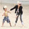 Délirante, Gwen Stefani sur la plage à Los Angeles le 20 mai 2012