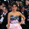 Freida Pinto adopte une robe fendue Michael Angel au Festival de Cannes 2012.