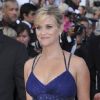 Reese Witherspoon enceinte ose une robe fendue Atelier Versace au Festival de Cannes 2012.