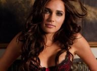 Larisa Fraser : la jolie brune en lingerie coquine ose toutes les fantaisies