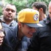 Justin Bieber arrive à Paris, le jeudi 31 mai 2012. Sa venue est destinée à promouvoir l'album Believe, dans les bacs le 18 juin.