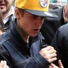 Justin Bieber arrive à Paris, le jeudi 31 mai 2012. Sa venue est destinée à promouvoir l'album Believe, dans les bacs le 18 juin.